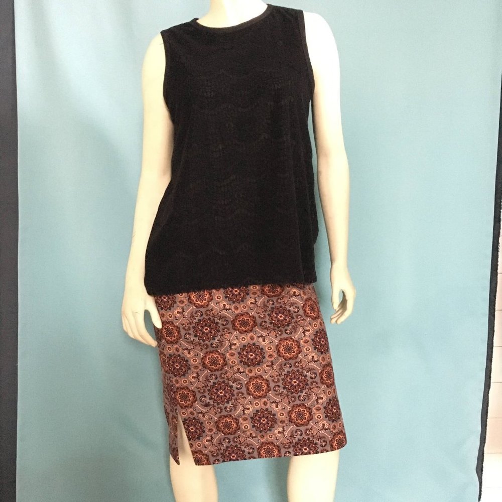 BNWT Loft medallion print pencil skirt